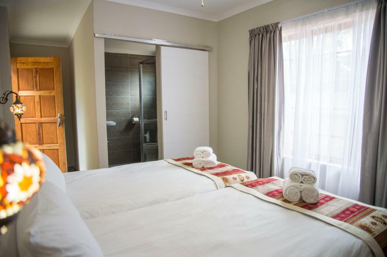 Tsumeb Backpackers & Safari Hostel Ngoại thất bức ảnh